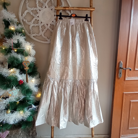 H&M Striped Silver Skirt - Picture 16 of 16